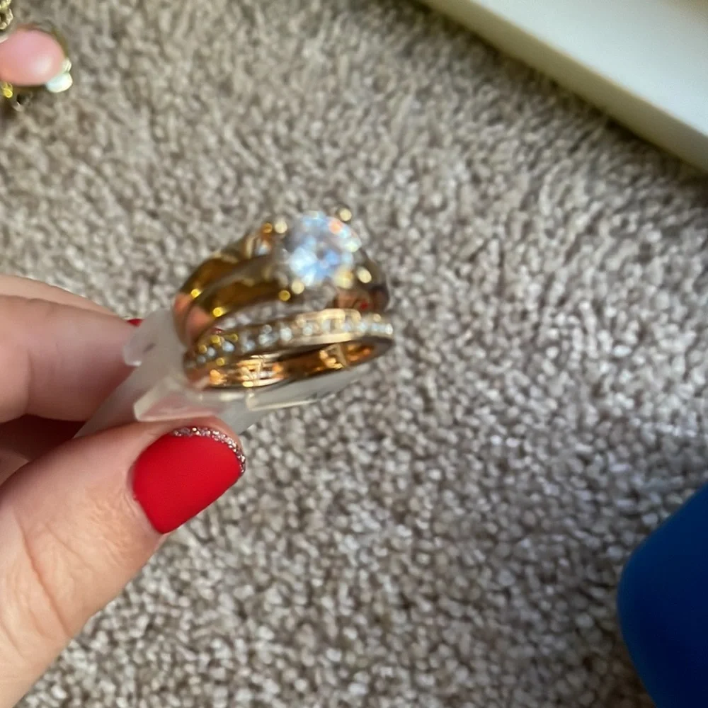Two beautiful  fashion rings for the price of one ❤️